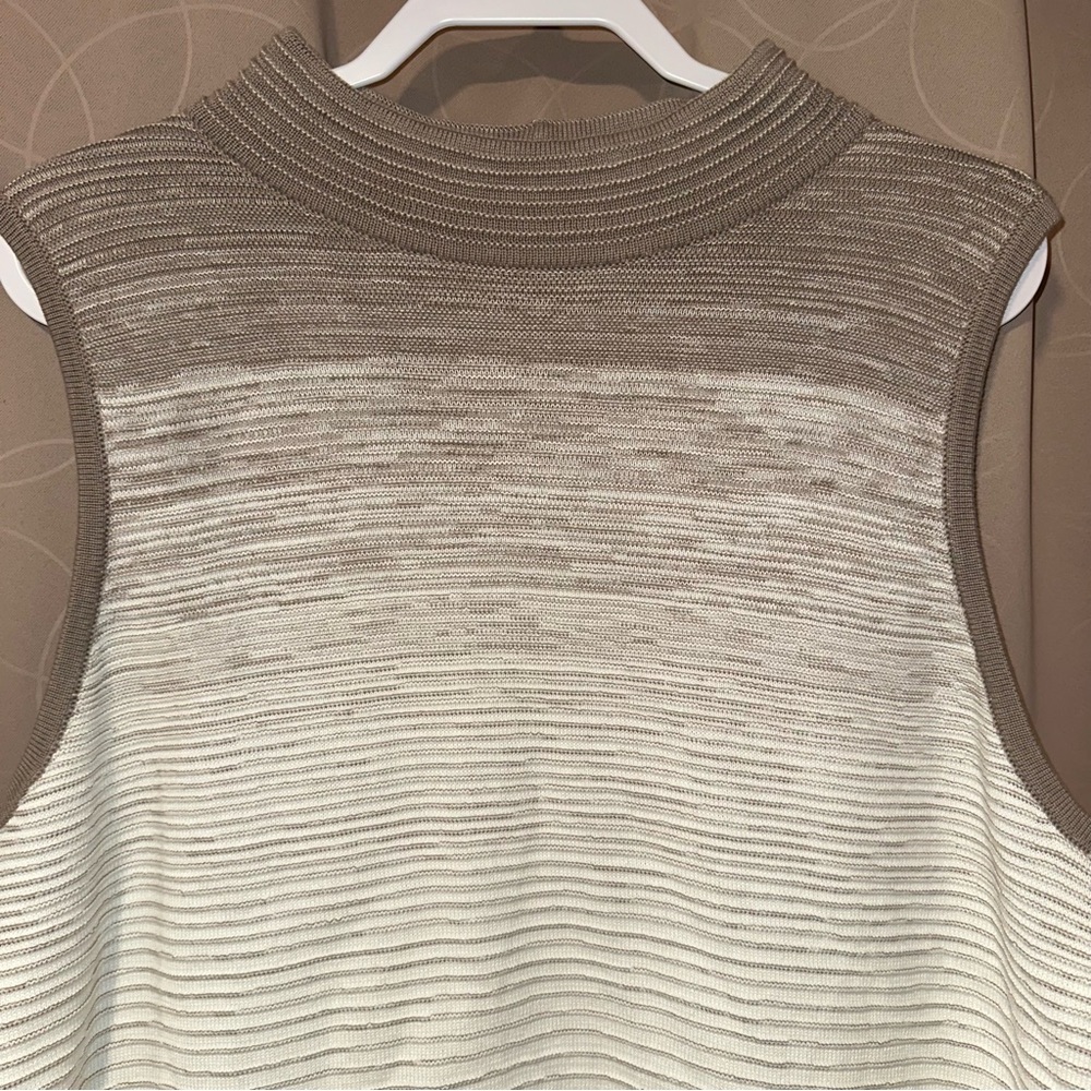 Chicos Zenergy Beige/Brown Ombré Ribbed Sleeveless Sweater Size 3 (XL 16/18) - Picture 2 of 4